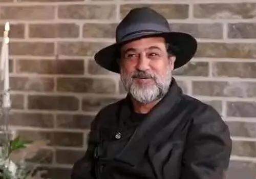 رامین راستاد روی تخت بیمارستان