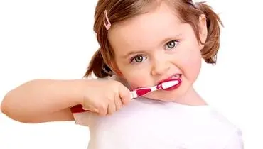 چطور کودکان را با مسواک آشتی بدهیم؟

