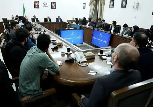  عارف: روند تولید در کشور نباید متوقف شود 