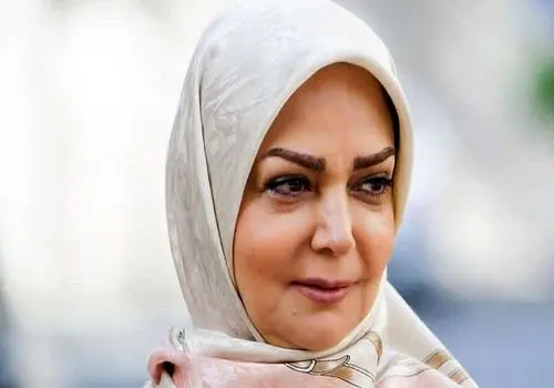 سلفی الهه رضایی مجری دهه شصتی با پسرش