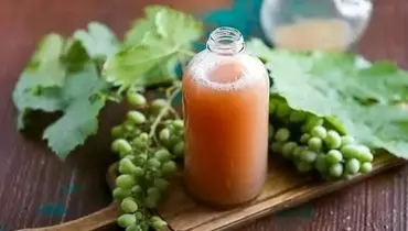 طرز تهیه آبغوره خانگی بدون جوشاندن؛ راز خوش‌رنگ ماندن و جلوگیری از کپک