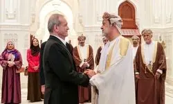 تصاویری از بدرقه پزشکیان توسط پادشاه عمان