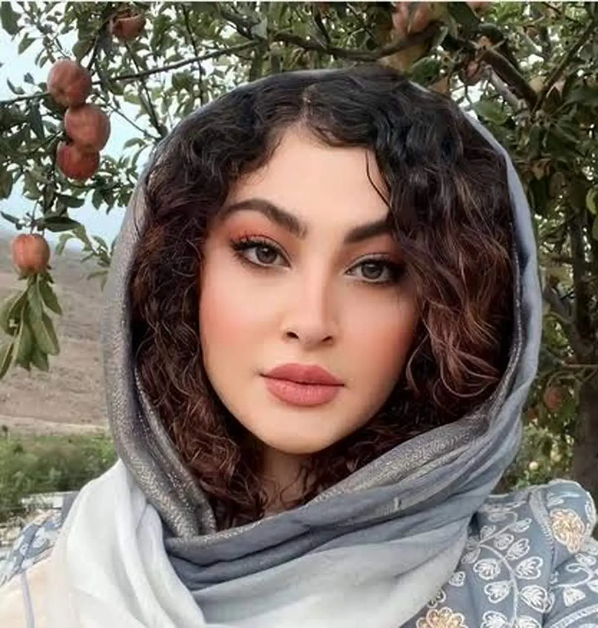 استایل جذاب مریم مومن با کلاه + عکس