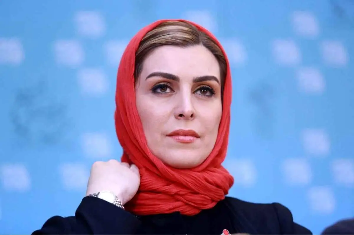 ماه‌چهره خلیلی با لباس عروس در کنار پارسا پیروزفر