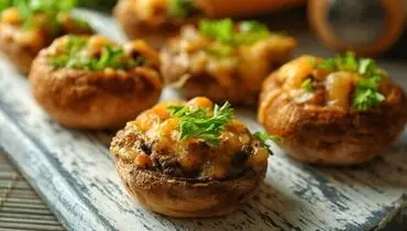 طرز تهیه قارچ شکم‌پر؛ پیش‌غذایی محبوب مهمانی‌

