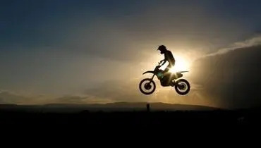 سانحه تلخ در پیست موتورکراس برای دختر موتورسوار