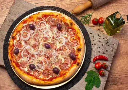 طرز تهیه پیتزا خوش طعم با نان سنگک
