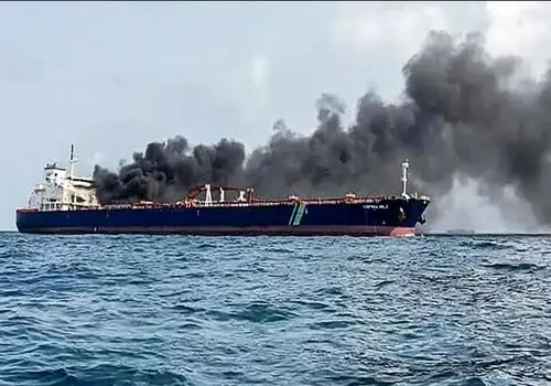 لحظه برخورد دو کشتی نفت‌کش در استانبول +فیلم
