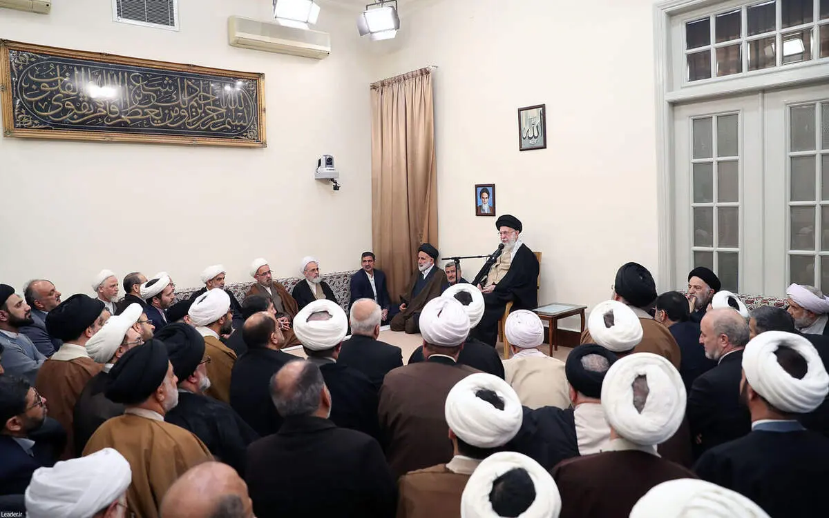 
رهبر انقلاب: حوزه علمیه وام‌دار آیت‌الله جوادی‌آملی است