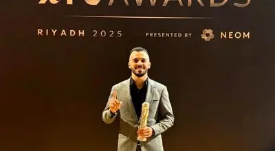 مرد سال آسیا جایزه ارزشمندش را به امام زمان(عج) تقدیم کرد