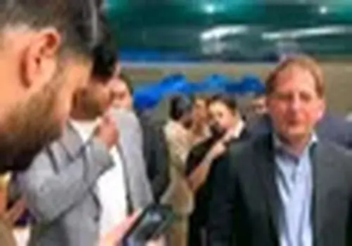 تصاویر جنجالی افتتاح کافه بابک زنجانی با حضور زنان بی‌حجاب/ویدیو 