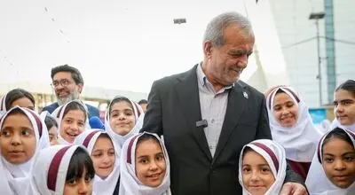 پیام مهم پزشکیان به دانش‌آموزان: هیچ رؤیایی دور از دسترس شما نیست