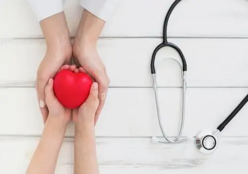 هر ساعت نشستن، چقدر عمر قلب  کم می‌کند؟
