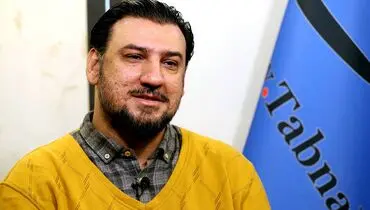 این قاری، روی موتور و در عروسی ها قرآن می خواند