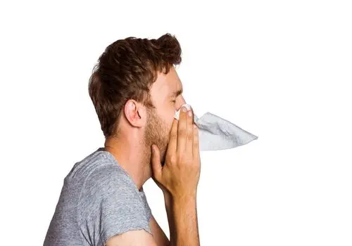به محض قرار گرفتن در نور آفتاب عطسه می‌کنید؟ بخوانید
