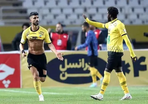 مدافع سپاهان تمدید کرد.