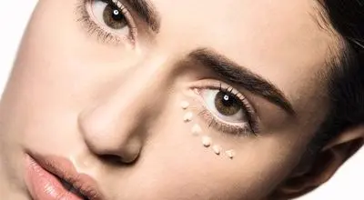 چگونه از کانسیلر برای جوان تر شدن صورت  استفاده کنیم ؟