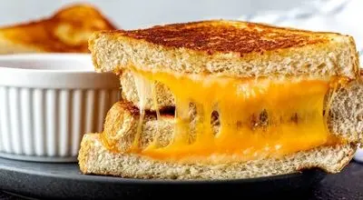 شام امشب با من: راز یک ساندویچ پنیر گریل‌شده بی‌نقص