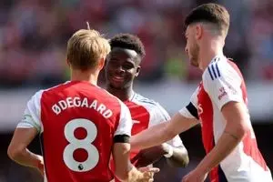  آرسنال ۳ - ساندرلند ۰/ شکار گربه‌های سیاه با آتش توپچی‌ها 