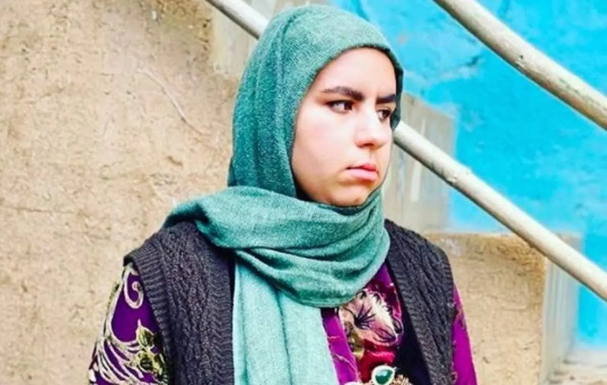 عکسی از گشت و گذار روناک سریال نون خ در دربند