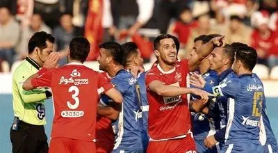 کنایه تند مجری تلویزیون به حواشی توهین هواداران پرسپولیس+فیلم