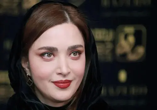 استایل شیک و متفاوت بهنوش طباطبایی در یک شب‌نشینی هنری+تصاویر 