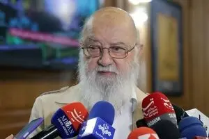 تابلوهای پناهگاه مقابل ایستگاه‌های مترو نصب می‌شود؛ مترو و BRT رایگان ماند
