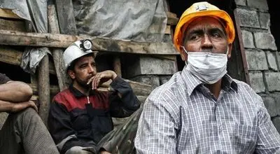 	دستمزد کارگران نباید تابع حقوق دولتی‌ها باش