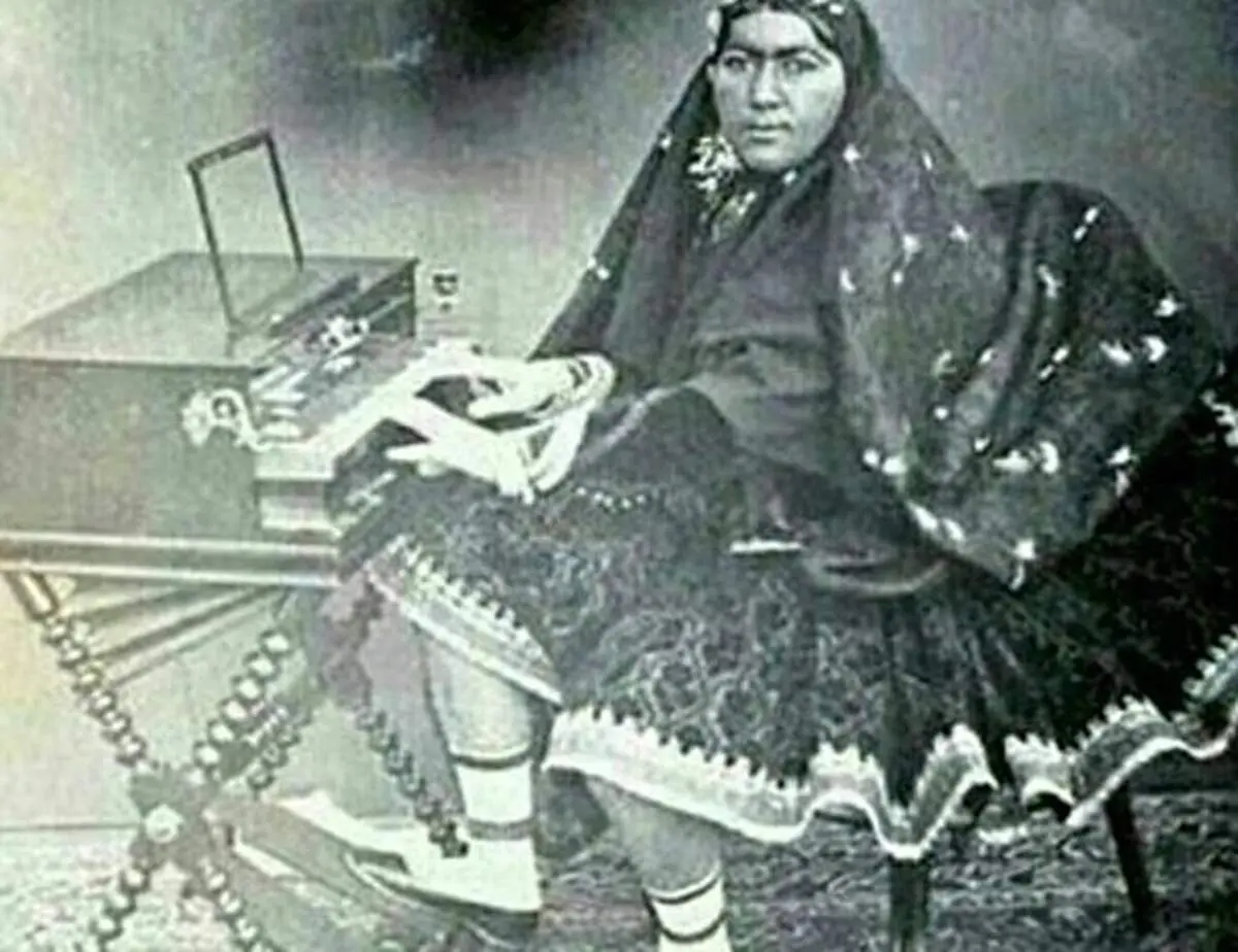 عکس پربازدید از نوازندگی زنان در دوره قاجار