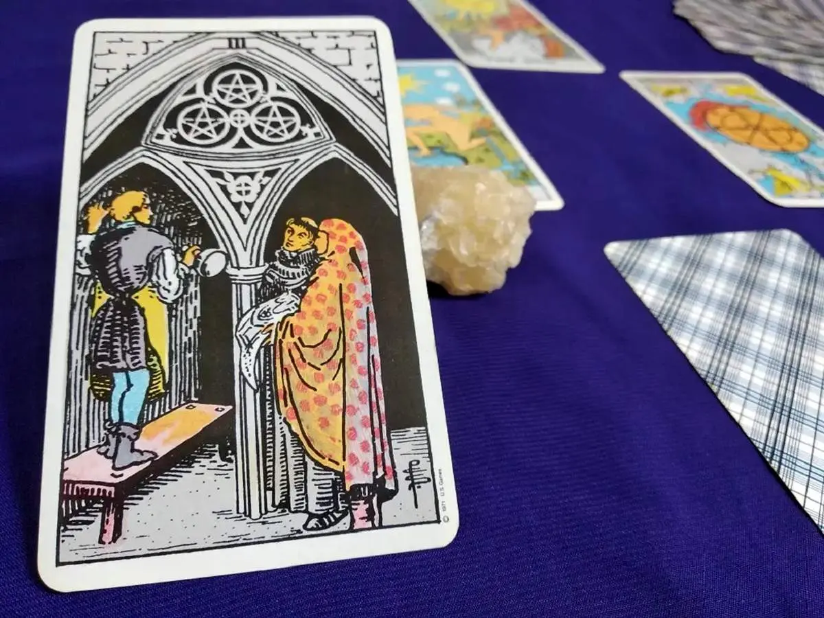 فال روزانه تاروت کبیر؛ پیشگویی آینده با فال تاروت یکشنبه 17 اسفند 1404