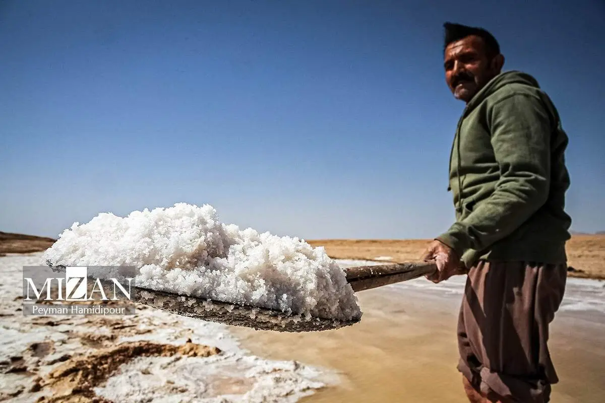برداشت سنتی نمک از رودخانه «کالشور»+ تصاویر