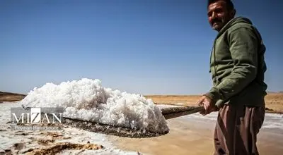 برداشت سنتی نمک از رودخانه «کال‌شور»+ تصاویر