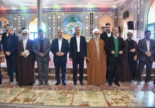 «محمد مصدق» در کنار دایی اش، عبدالحسین میرزا فرمانفرما