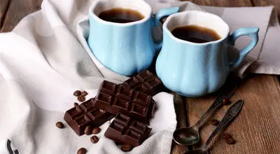 وقتی شکلات تلخ و قهوه به جنگ پیری می‌روند
