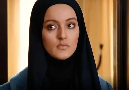 تیپ متفاوت نیلوفر پارسا در کنار همسرش در یک عکس تازه