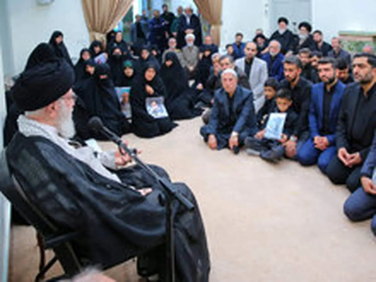 تشییع باشکوه شهدای خدمت نشان داد که ملت ایران زنده است
