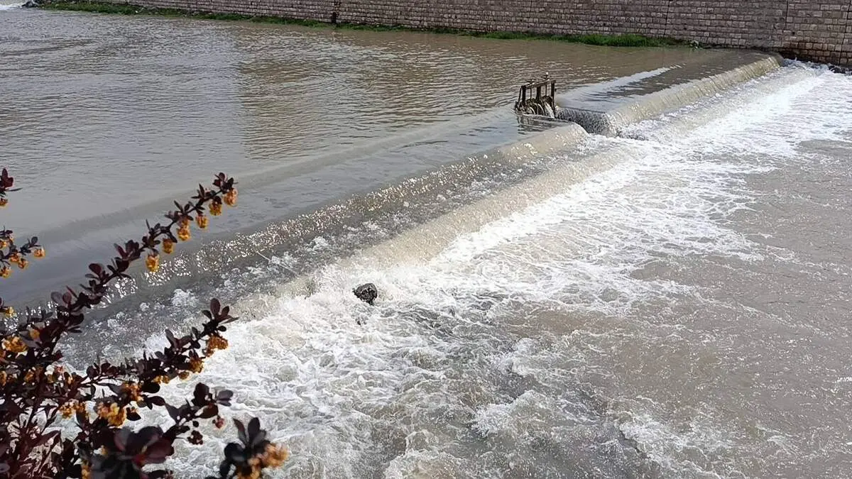 سرریز شدن سدمعروف مراغه در ایران