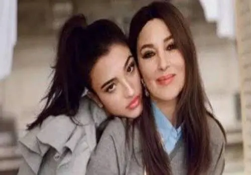 دختر ۱۶ساله مونیکا بلوچی جا پای خواهرش گذاشت