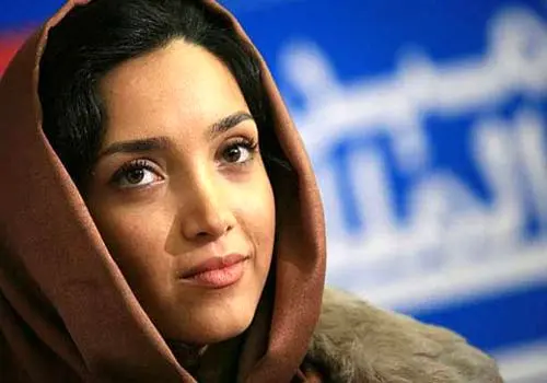 استایل اسپرت خاطره اسدی در مراسم اکران خصوصی فیلم «زیبا صدایم کن»!