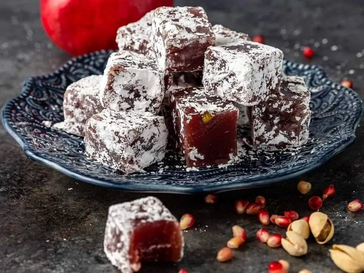 طرز تهیه مسقطی انار برای شب یلدا