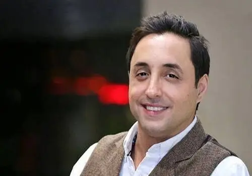 خاطره جالب امیرحسین رستمی از برخورد با یک فوتبالیست مشهور + فیلم