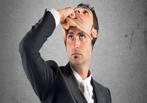 چگونه دروغگوها را بشناسیم؟ ۱۱ ویژگی رفتاری مهم

