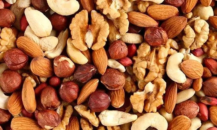 ماجرای حضور خودروسازان و قطعه‌سازان در بازار خشکبار+فیلم