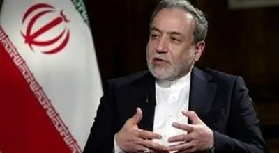 قاب توجه‌برانگیز عراقچی با همسر جوانش در یک مراسم زنانه