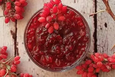 طرز تهیه مربای زرشک تازه با رنگ یاقوتی و طعم ترش‌وشیرین