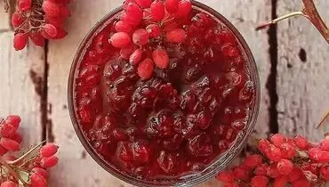 طرز تهیه مربای زرشک تازه با رنگ یاقوتی و طعم ترش‌وشیرین