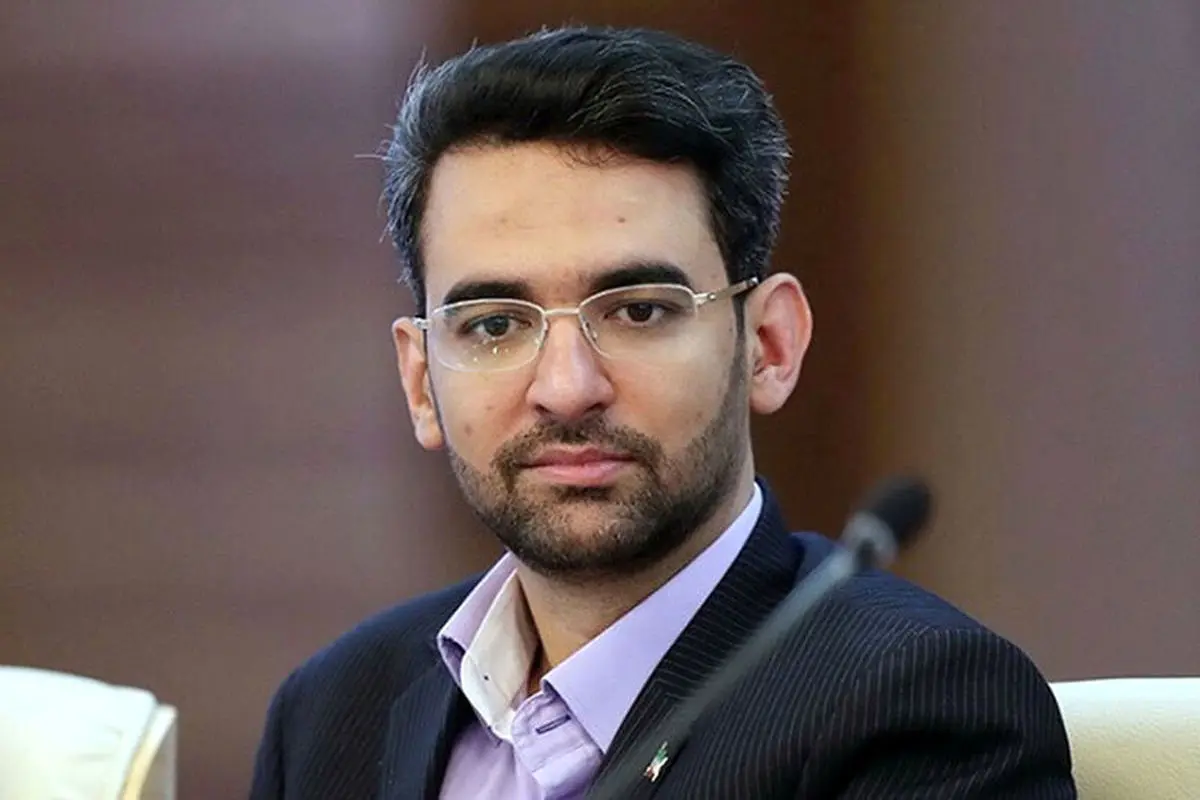 سلفی معنادار آذری جهرمی؛ وزیر اقتصاد مشخص شد؟/عکس