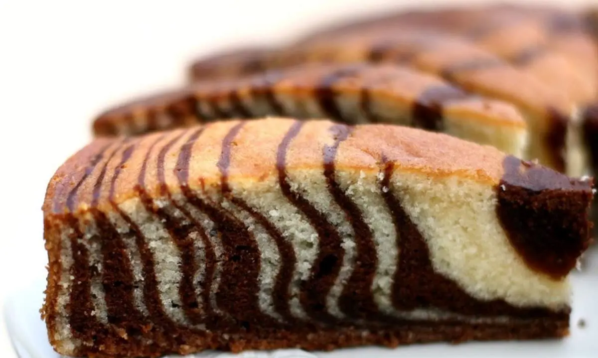 طرز تهیه کیک زبرا پف دار و خوشمزه در دو رنگ
