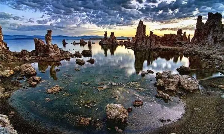 وقتی طبیعت مجسمه‌سازی می‌کند؛ تماشای توفاهای فرازمینی در مونو+ فیلم