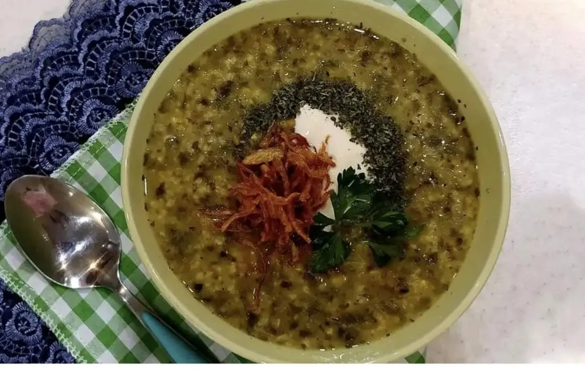 روش تهیه آش ماش گرم و لذیذ برای روزهای برفی